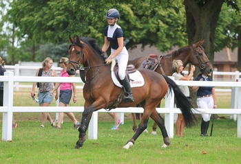 Lola-Rae Travers Triumphs at Ariat Senior British Novice Championship Second Round